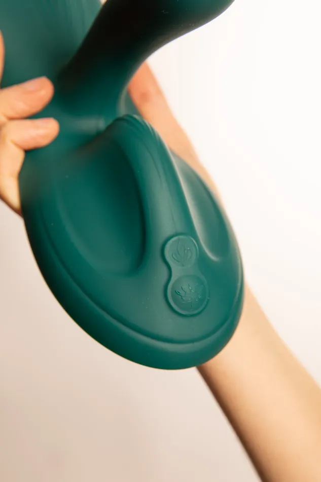 Flora Pad Smart Vibrante con Dildo | RIMBA Dildos