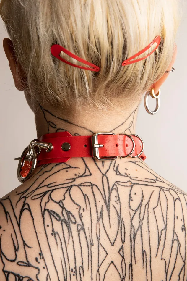 RAWXXI LAB Vibrators | Gummy Princess Collare con Borchie e Anelli Rosso