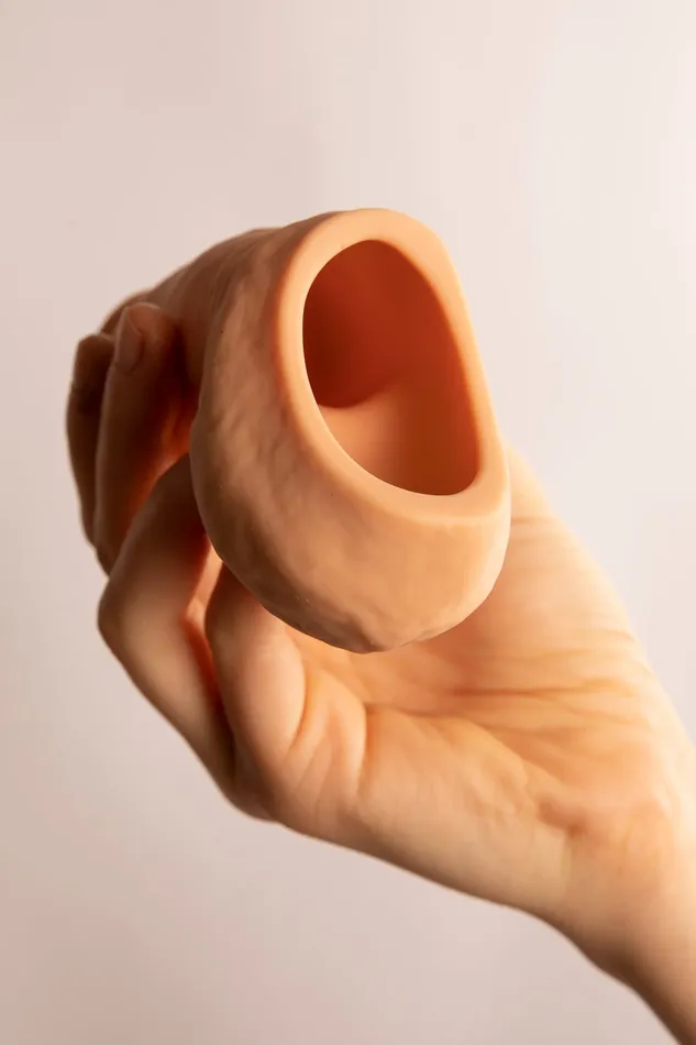 SCALA Vibrators | Packer Stand to Pee Ivory 5in